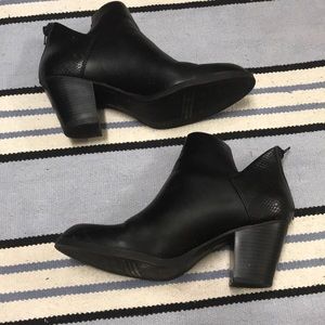 Simply Vera Vera Wang boots